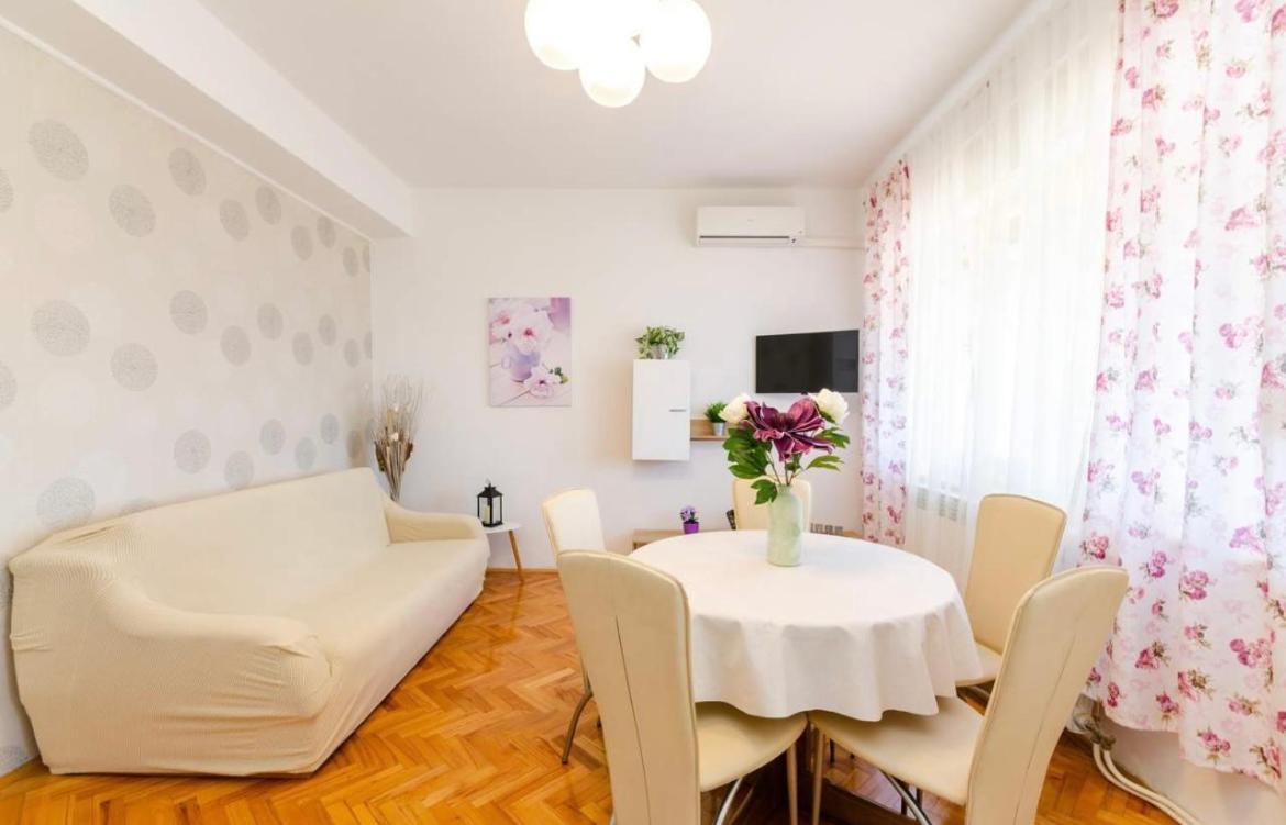 Apartments Tatjana Crikvenica Esterno foto